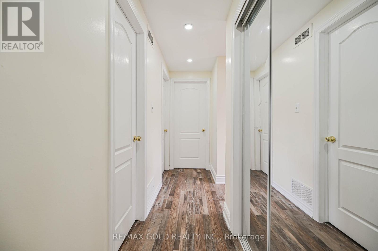 7755 Priory Crescent, Mississauga, Ontario  L4T 3H6 - Photo 17 - W12923142