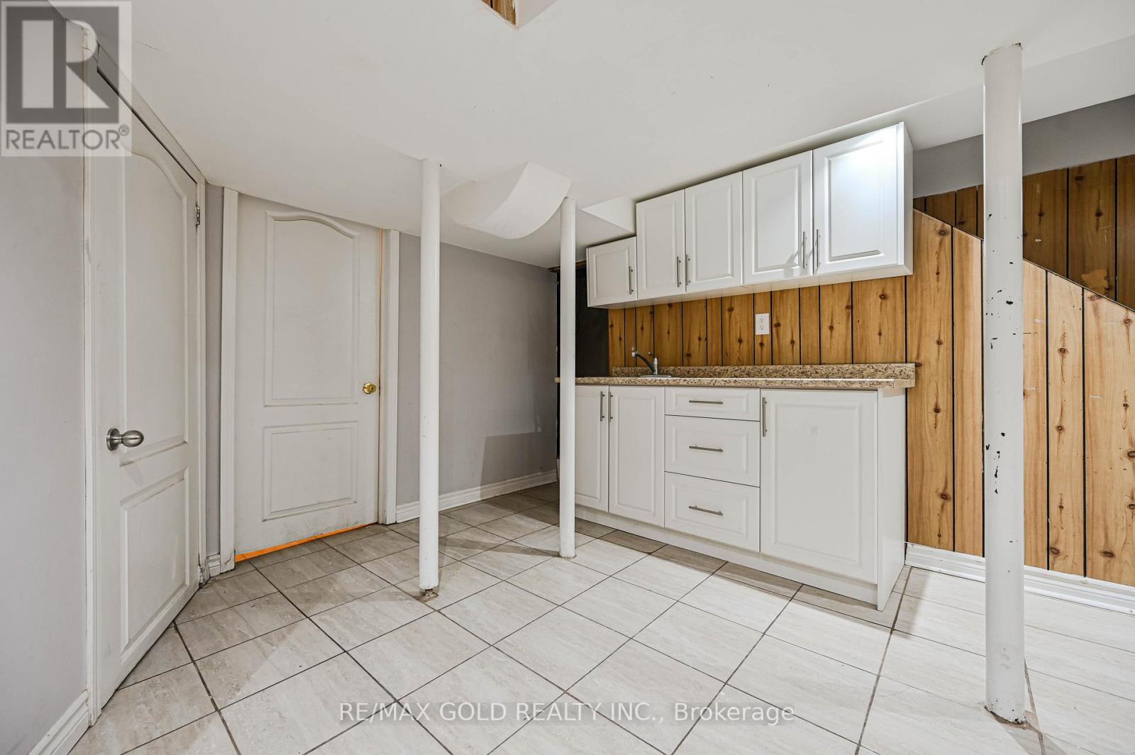 7755 Priory Crescent, Mississauga, Ontario  L4T 3H6 - Photo 35 - W12923142