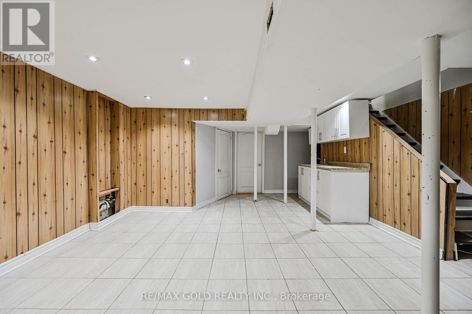 7755 Priory Crescent, Mississauga, Ontario  L4T 3H6 - Photo 37 - W12923142