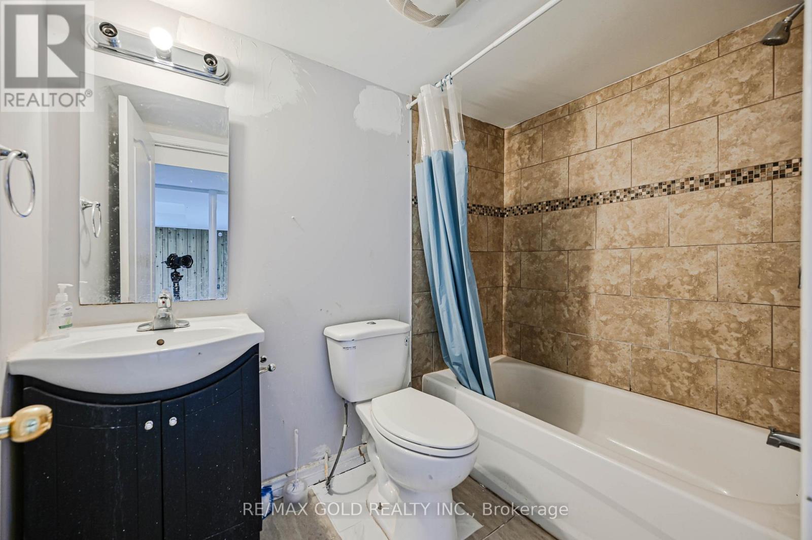 7755 Priory Crescent, Mississauga, Ontario  L4T 3H6 - Photo 40 - W12923142