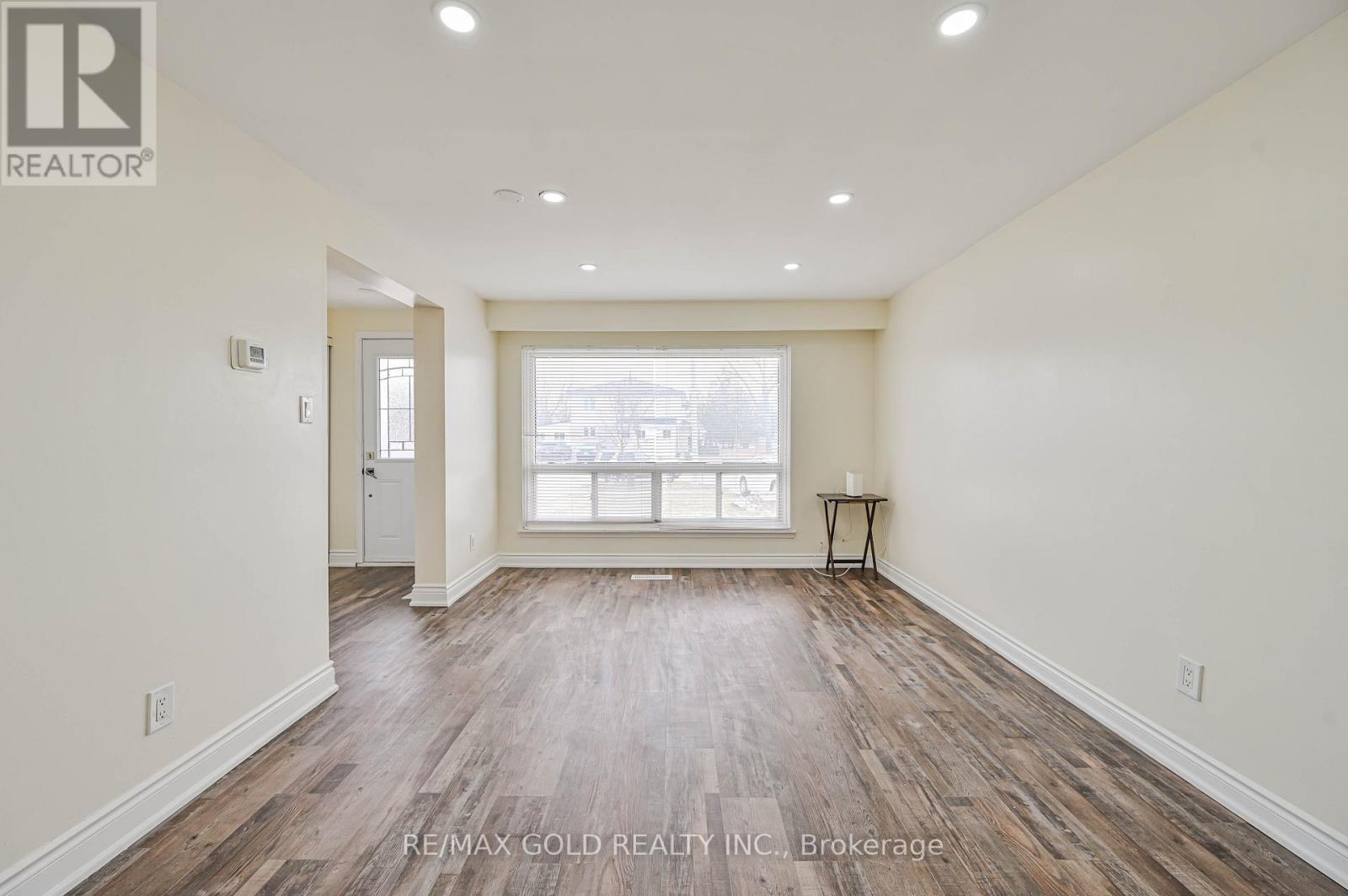 7755 Priory Crescent, Mississauga, Ontario  L4T 3H6 - Photo 7 - W12923142