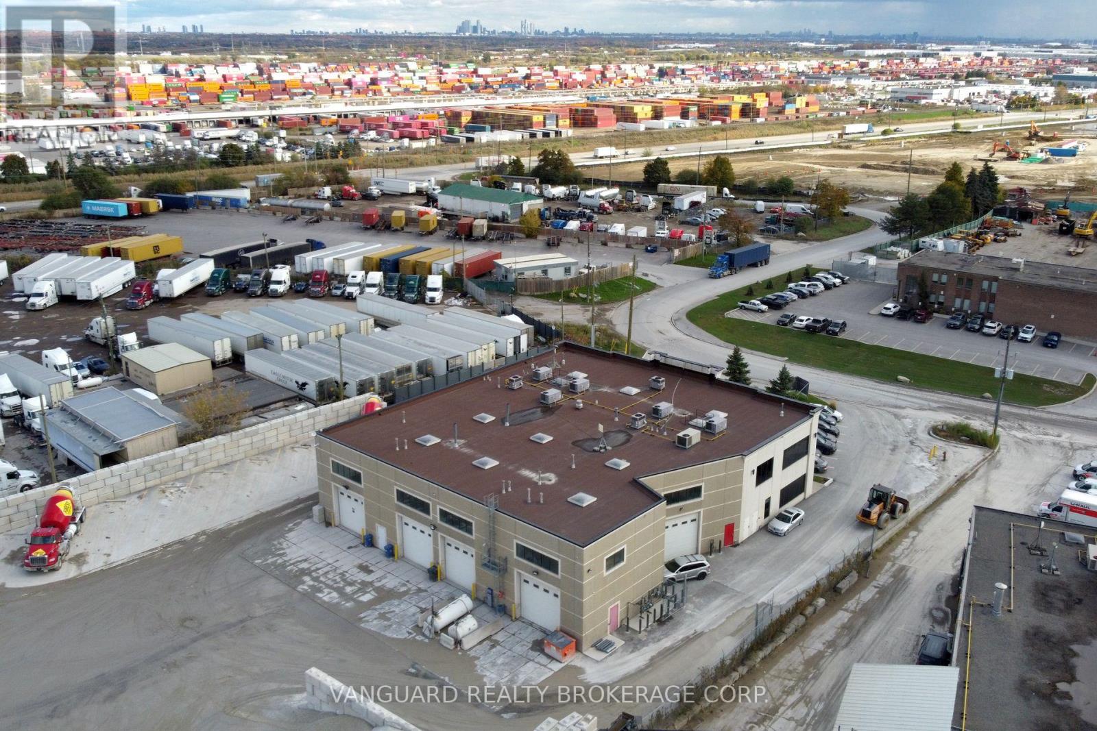 3 - 8 Cadetta Road, Brampton, Ontario  L6P 0X4 - Photo 3 - W12923182