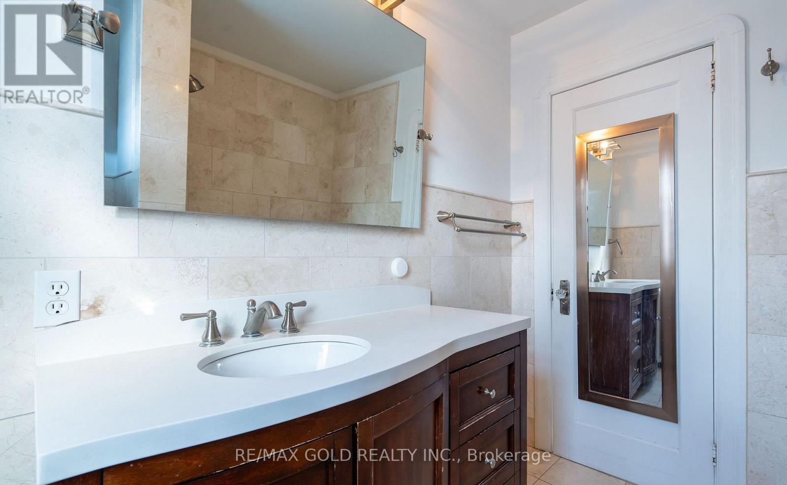 65 Long Branch Avenue, Toronto, Ontario  M8W 3J3 - Photo 17 - W12923198