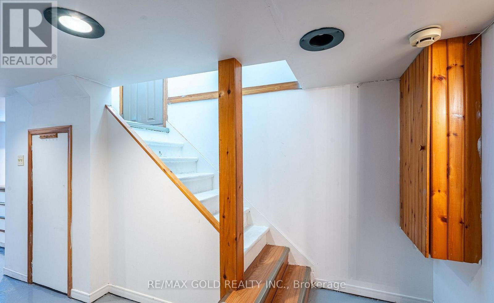 65 Long Branch Avenue, Toronto, Ontario  M8W 3J3 - Photo 20 - W12923198