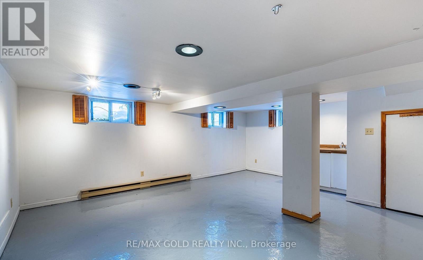 65 Long Branch Avenue, Toronto, Ontario  M8W 3J3 - Photo 22 - W12923198