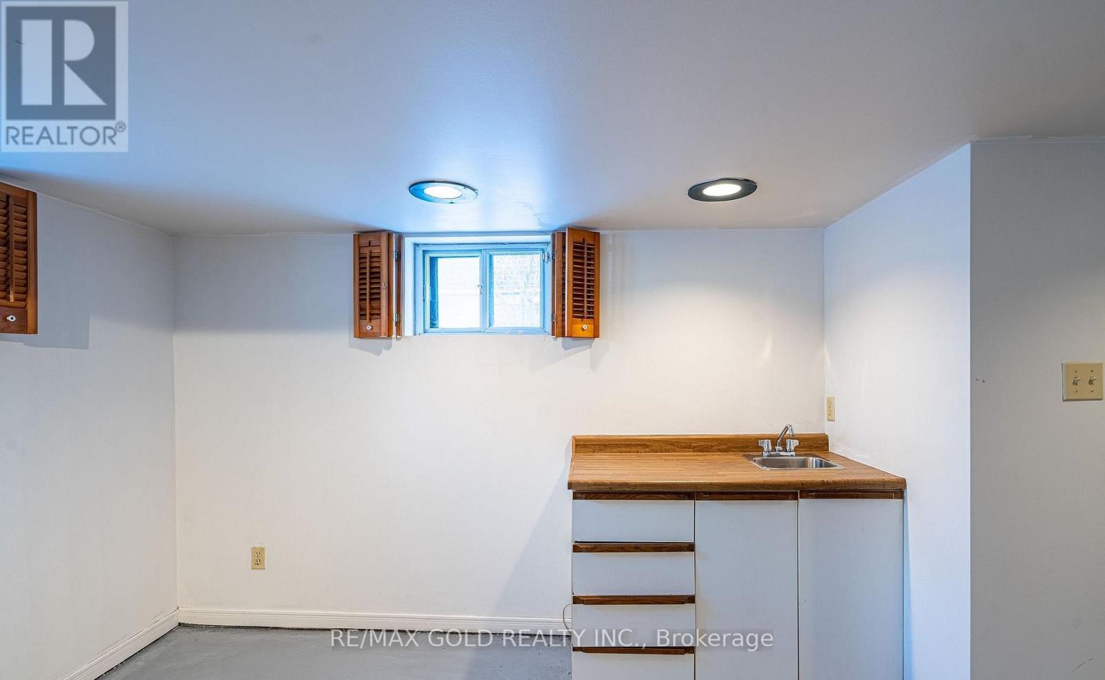 65 Long Branch Avenue, Toronto, Ontario  M8W 3J3 - Photo 25 - W12923198