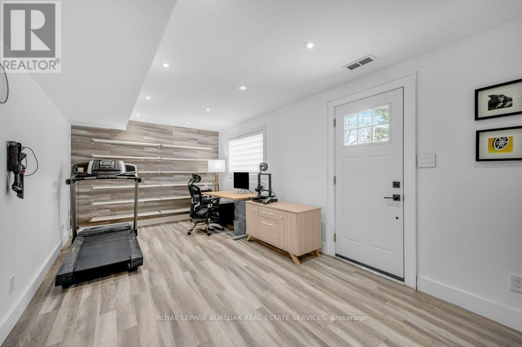 628 Ardleigh Crescent, Burlington, Ontario  L7L 4K8 - Photo 20 - W12923254