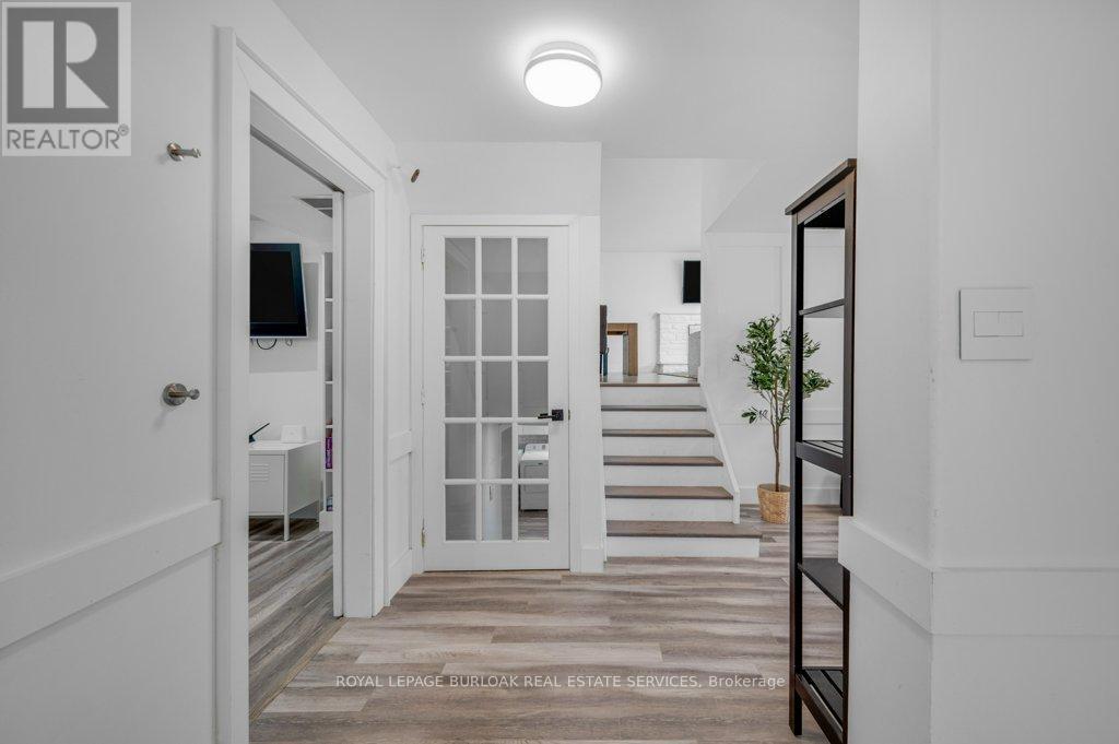 628 Ardleigh Crescent, Burlington, Ontario  L7L 4K8 - Photo 23 - W12923254