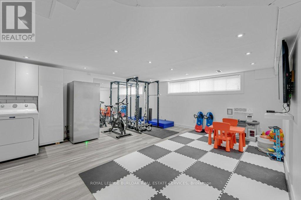 628 Ardleigh Crescent, Burlington, Ontario  L7L 4K8 - Photo 24 - W12923254