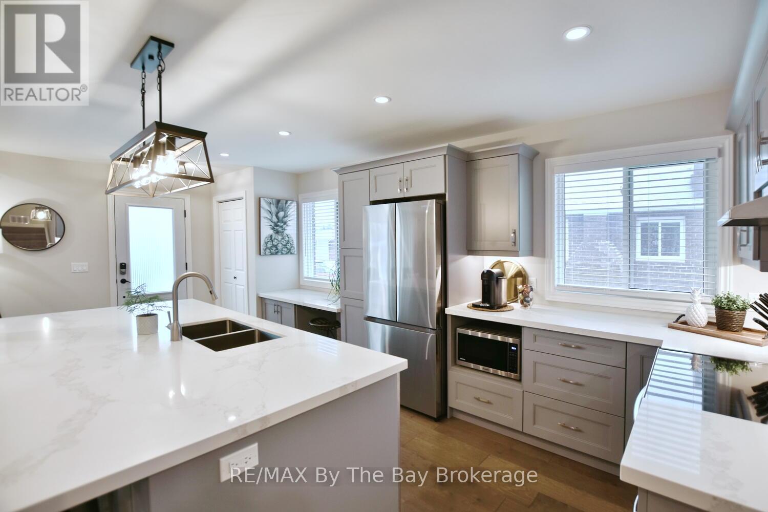 556 Spruce Street, Collingwood, Ontario L9Y 4B4 - Photo 11 - S12918638