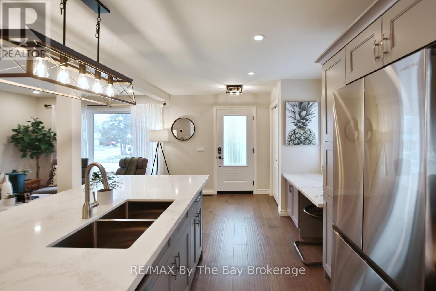 556 Spruce Street, Collingwood, Ontario L9Y 4B4 - Photo 10 - S12918638