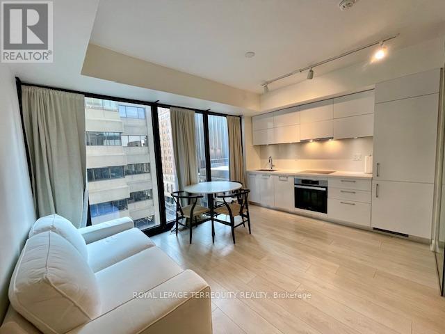 709 - 188 Cumberland Street, Toronto, Ontario  M5R 0B6 - Photo 8 - C12833032