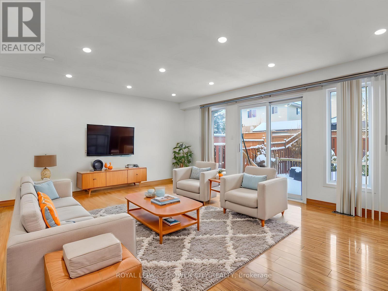 128 Donnenwerth Drive, Kitchener, Ontario  N2E 4C8 - Photo 17 - X12922954