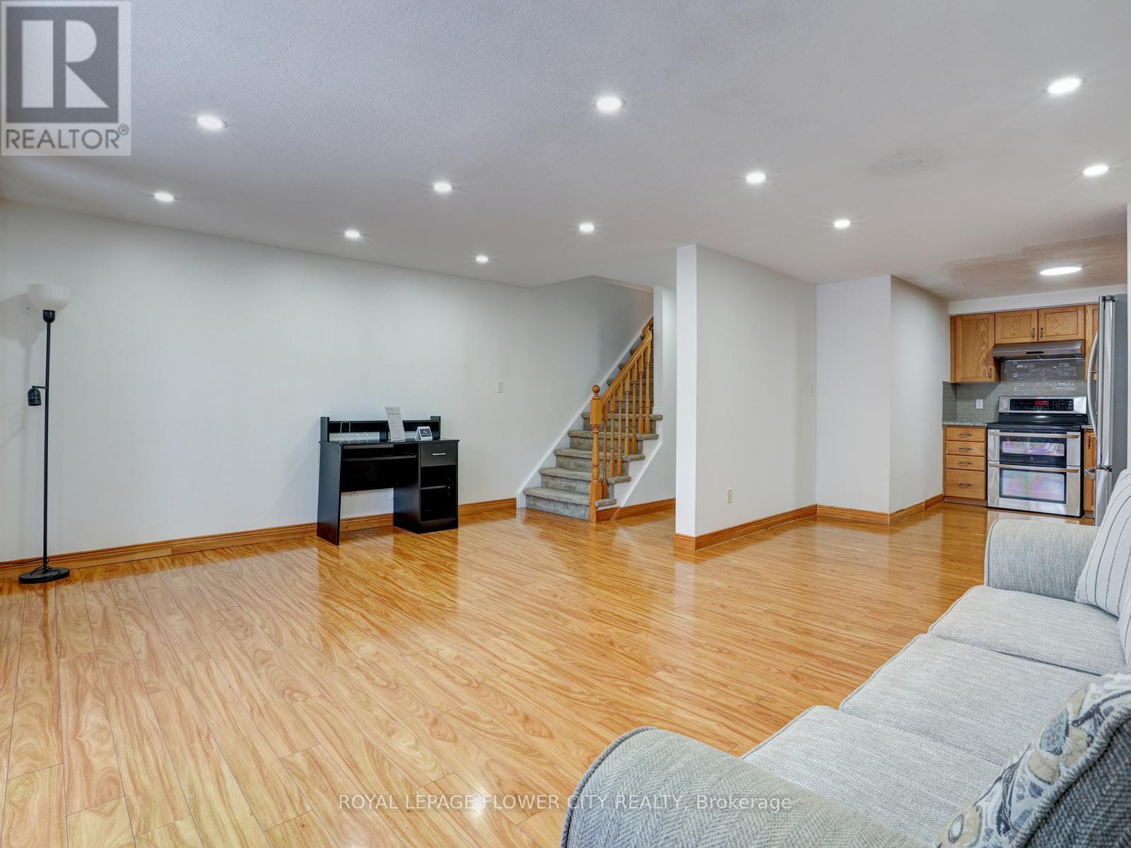 128 Donnenwerth Drive, Kitchener, Ontario  N2E 4C8 - Photo 18 - X12922954