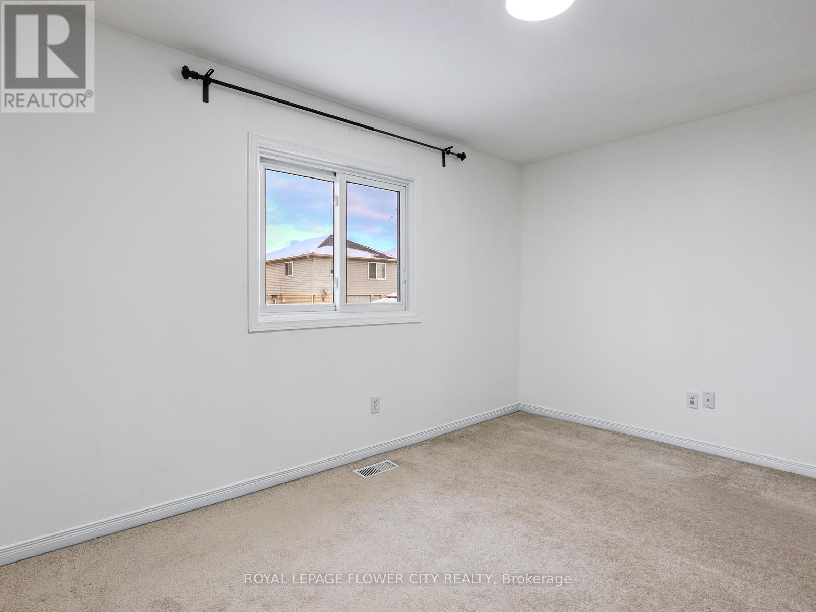 128 Donnenwerth Drive, Kitchener, Ontario  N2E 4C8 - Photo 20 - X12922954