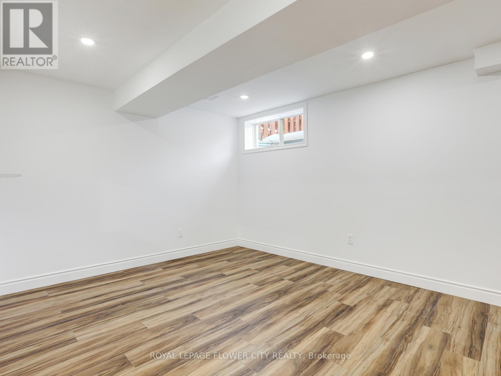 128 Donnenwerth Drive, Kitchener, Ontario  N2E 4C8 - Photo 42 - X12922954