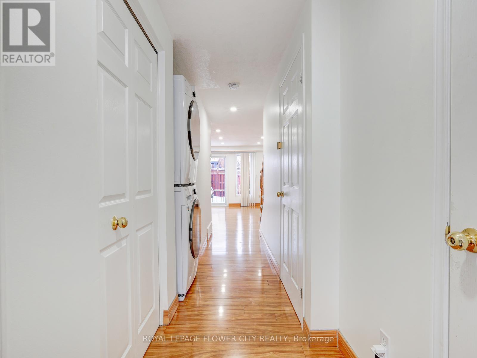 128 Donnenwerth Drive, Kitchener, Ontario  N2E 4C8 - Photo 5 - X12922954