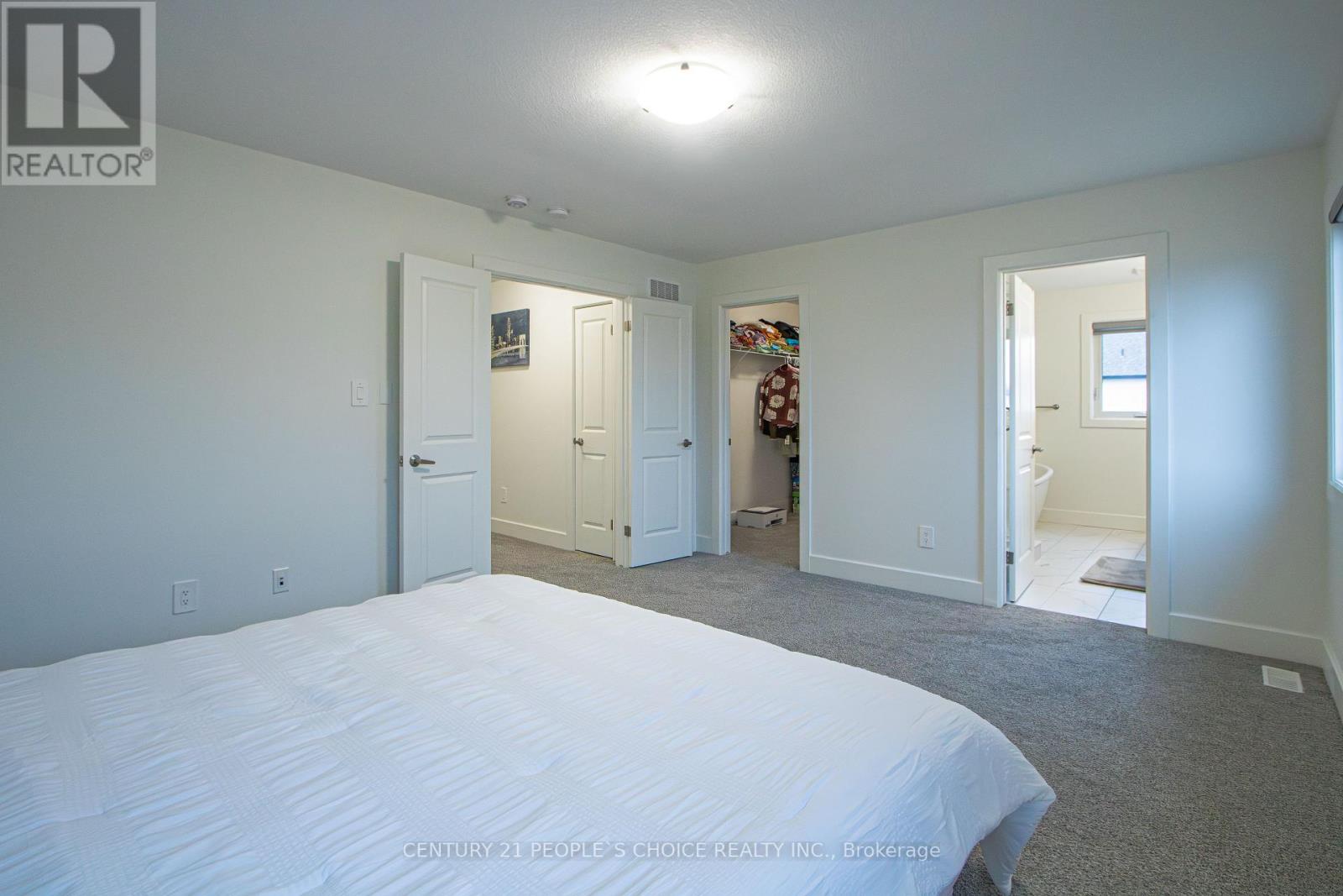 Photo 15 of 34 for 3858 Campbell Street N