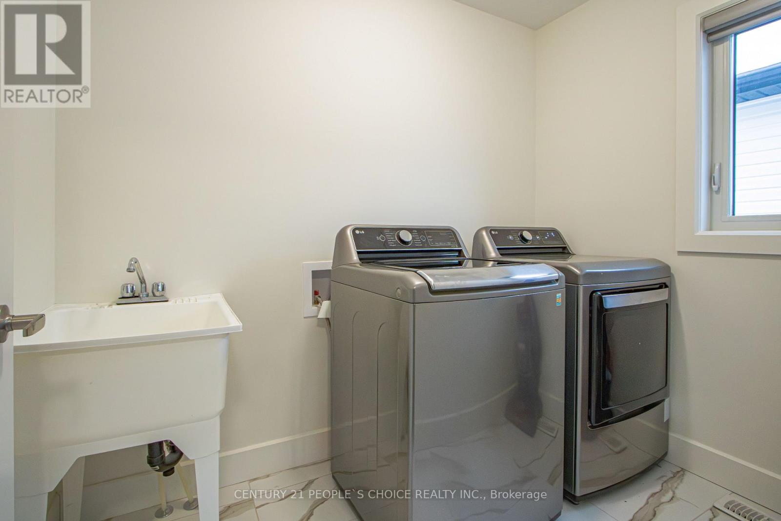 Photo 22 of 34 for 3858 Campbell Street N