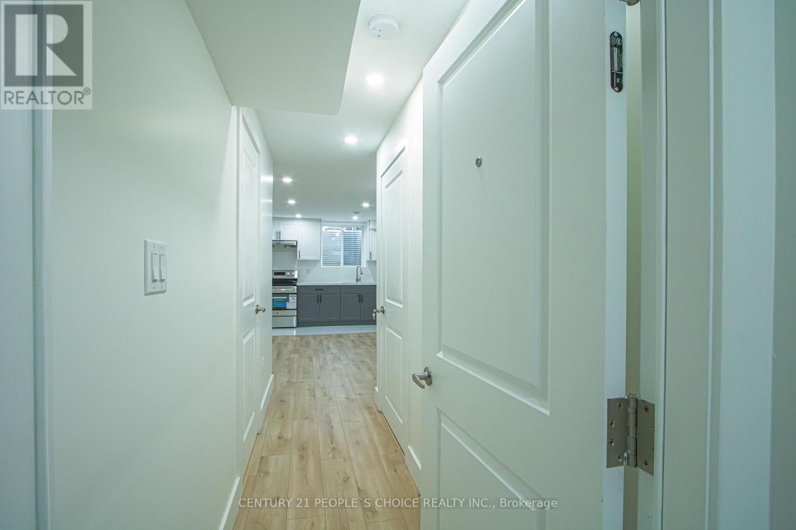 Photo 24 of 34 for 3858 Campbell Street N