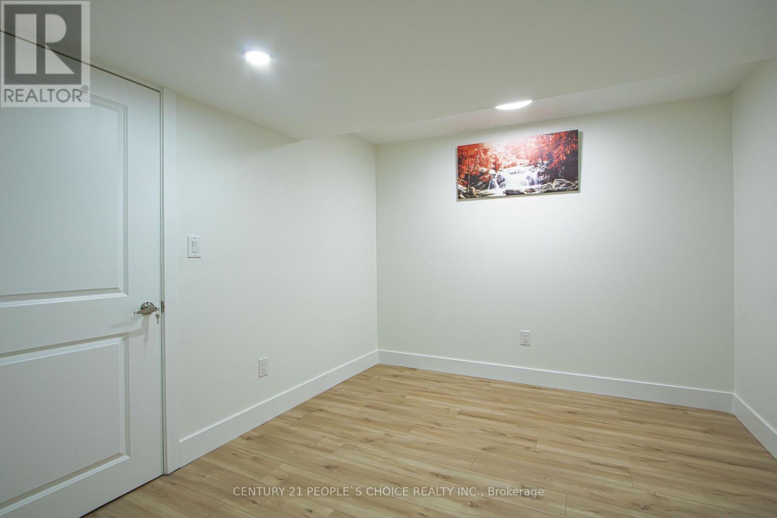 Photo 29 of 34 for 3858 Campbell Street N