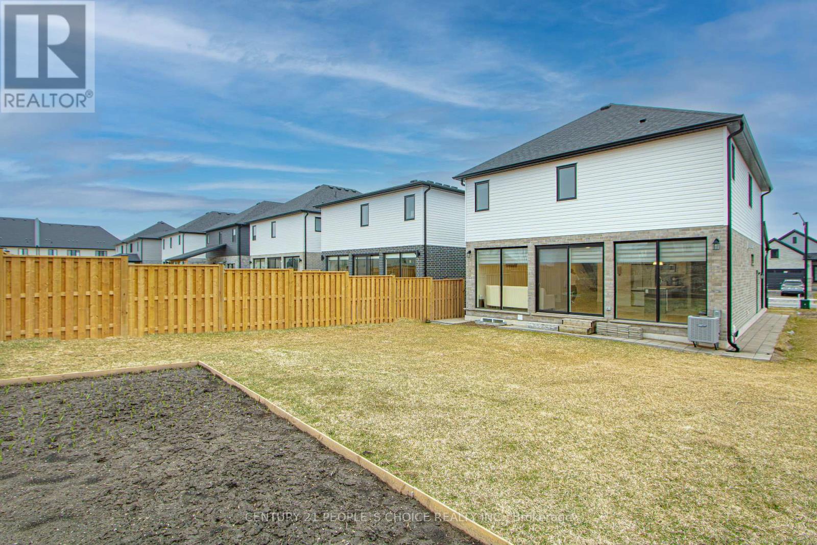 Photo 32 of 34 for 3858 Campbell Street N