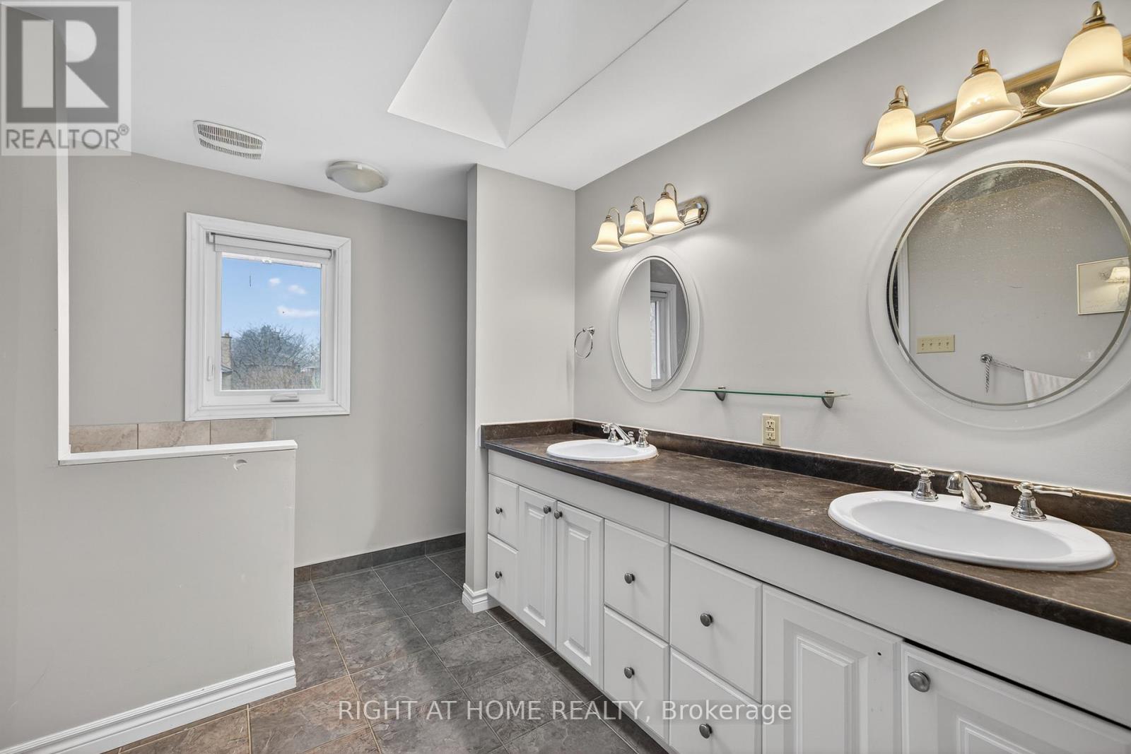 495 Jeffreybrook Close, London North, Ontario  N5X 2S5 - Photo 28 - X12923140