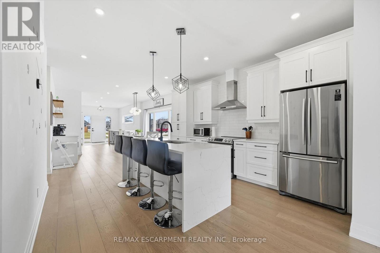 4 Harvard Court, Welland, Ontario  L3B 6E7 - Photo 11 - X12923188