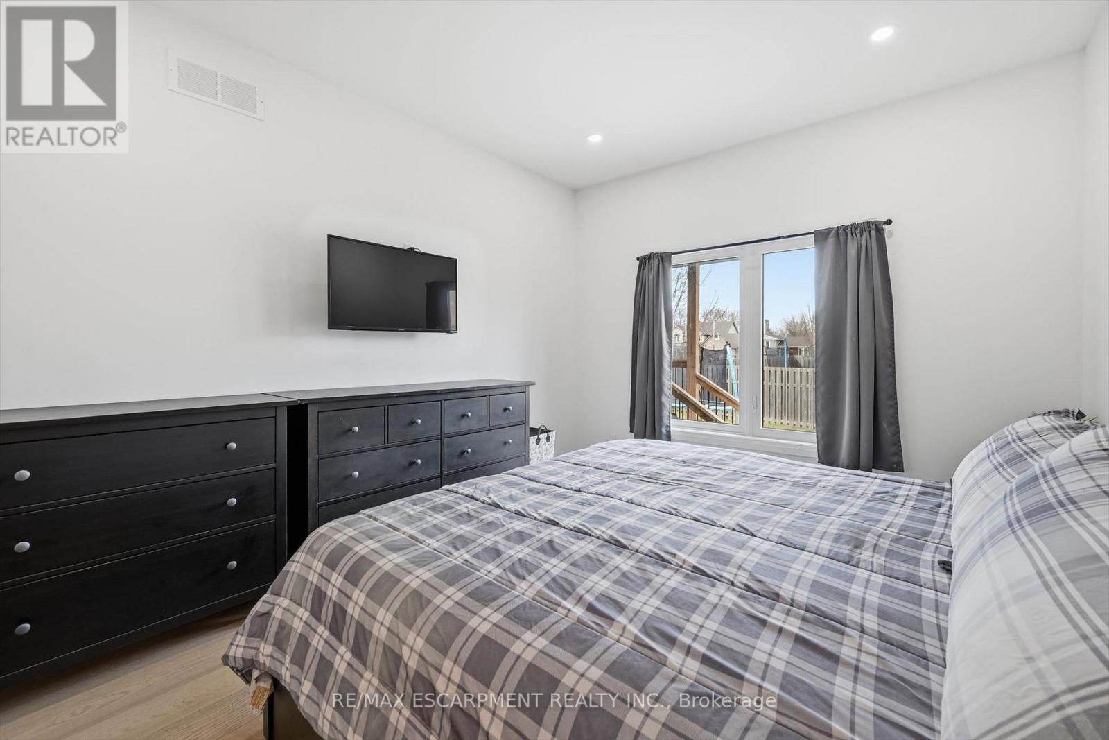 4 Harvard Court, Welland, Ontario  L3B 6E7 - Photo 21 - X12923188