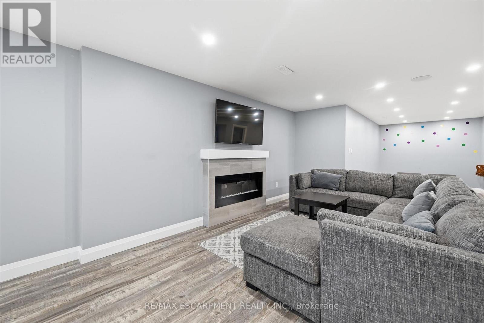 4 Harvard Court, Welland, Ontario  L3B 6E7 - Photo 32 - X12923188