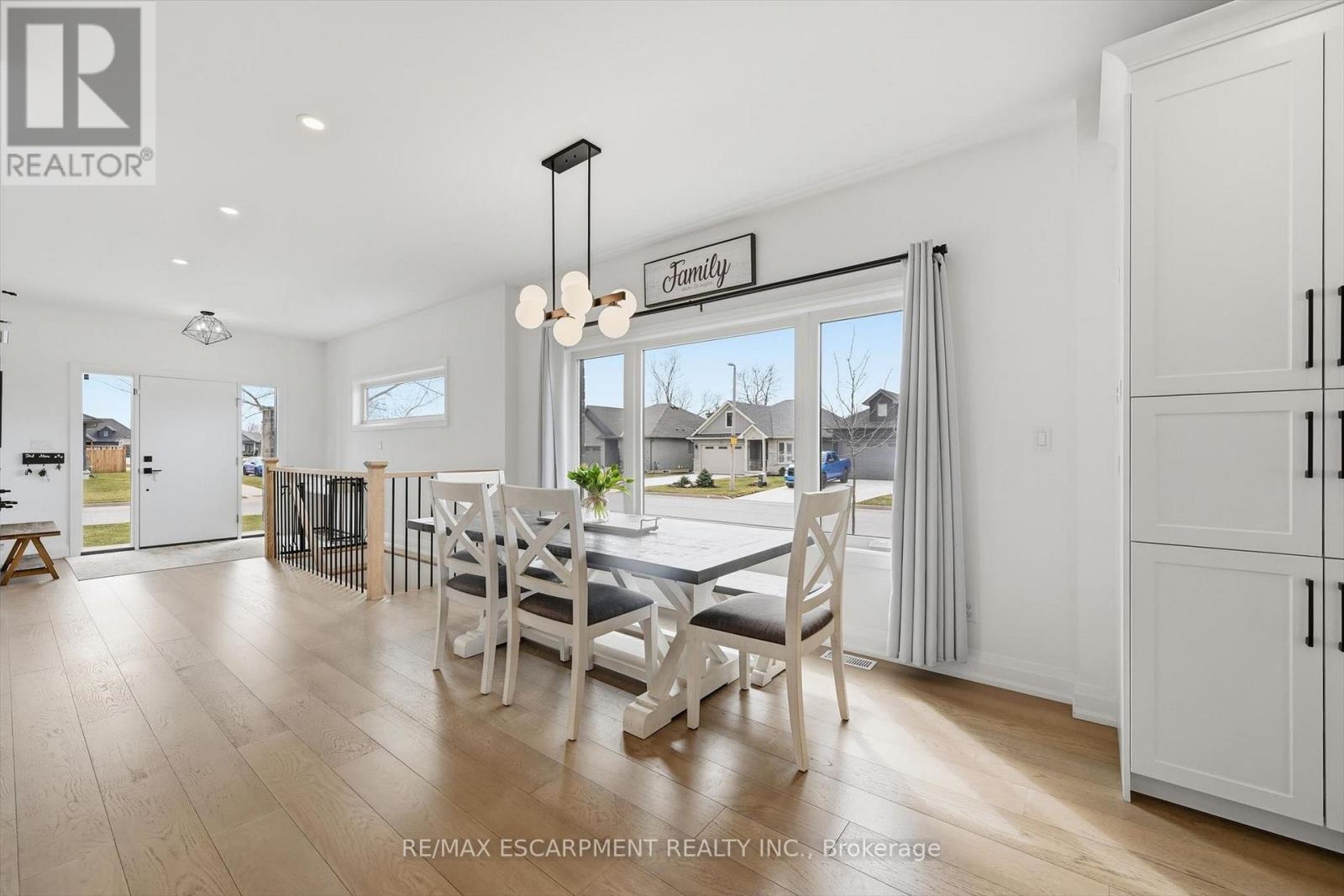 4 Harvard Court, Welland, Ontario  L3B 6E7 - Photo 6 - X12923188