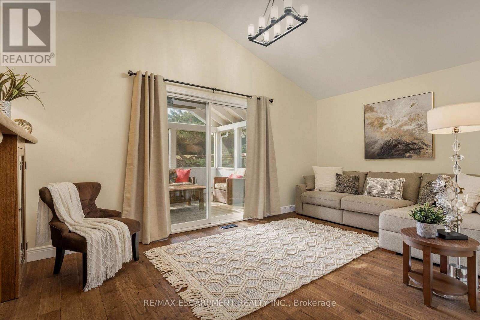 25 Linington Trail, Hamilton, Ontario  L9H 7A3 - Photo 13 - X12923216