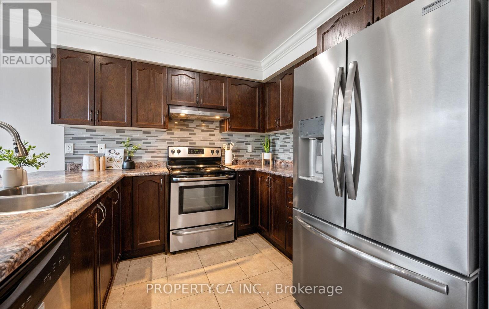 173 Thomas Avenue, Brantford, Ontario  N3S 0E2 - Photo 19 - X12923288