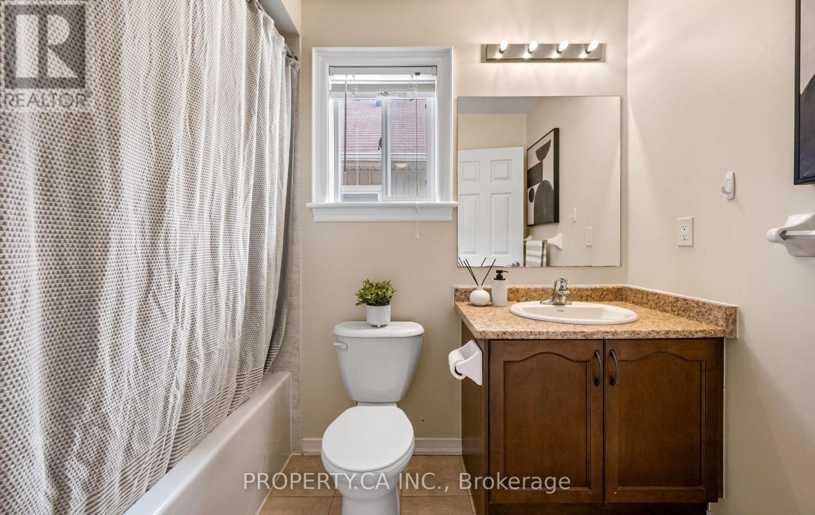 173 Thomas Avenue, Brantford, Ontario  N3S 0E2 - Photo 34 - X12923288