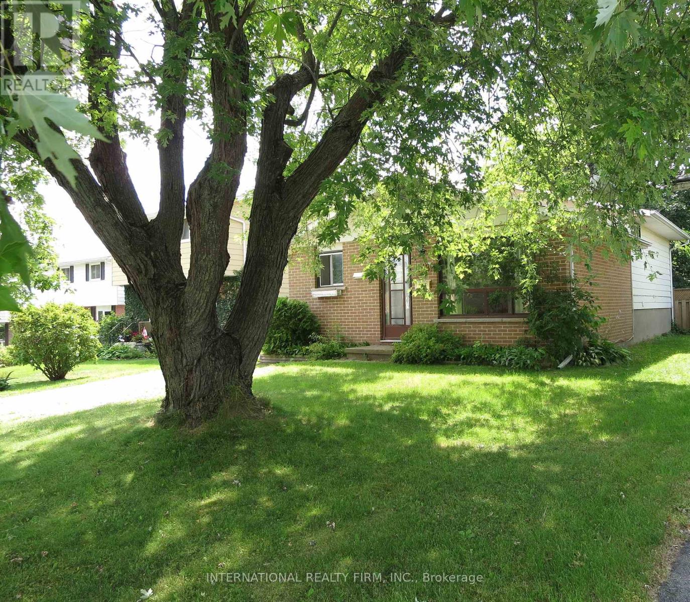 148 Calderwood Drive, Kingston, Ontario  K7M 6M3 - Photo 2 - X12923290