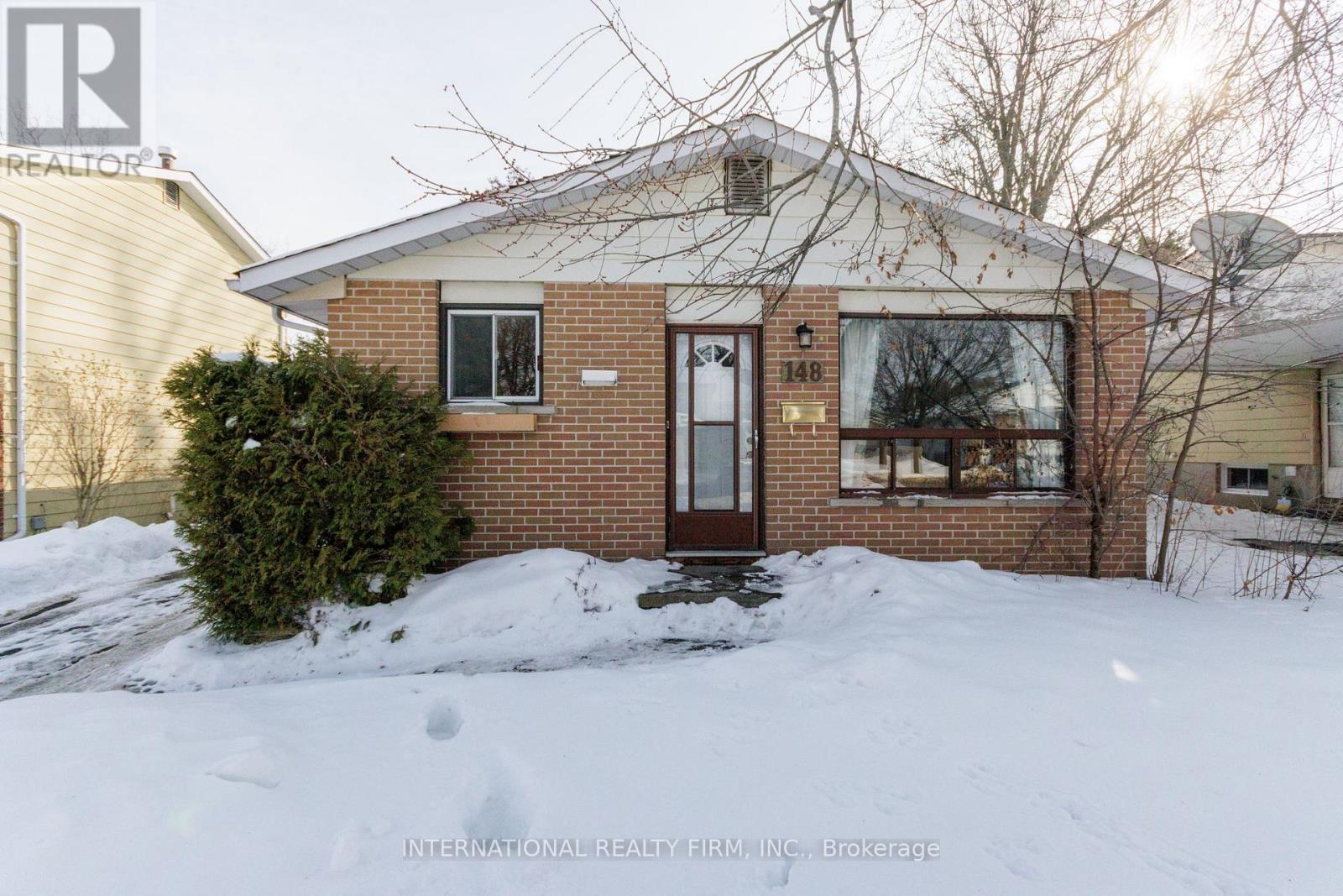 148 Calderwood Drive, Kingston, Ontario  K7M 6M3 - Photo 4 - X12923290