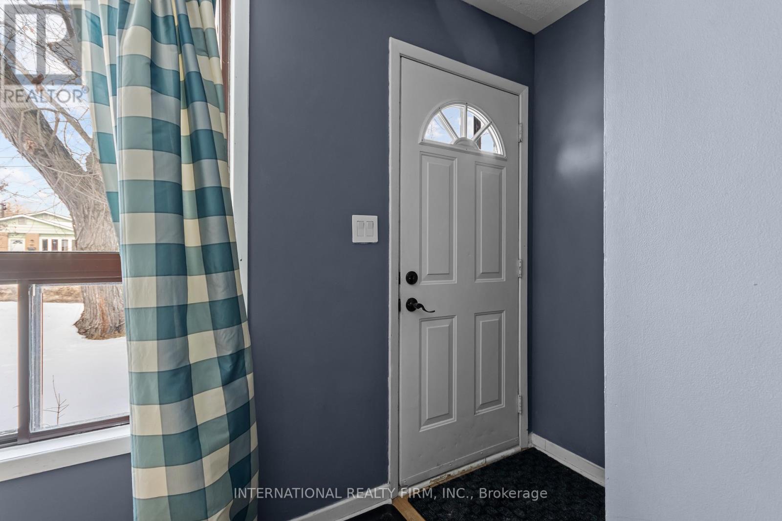 148 Calderwood Drive, Kingston, Ontario  K7M 6M3 - Photo 6 - X12923290