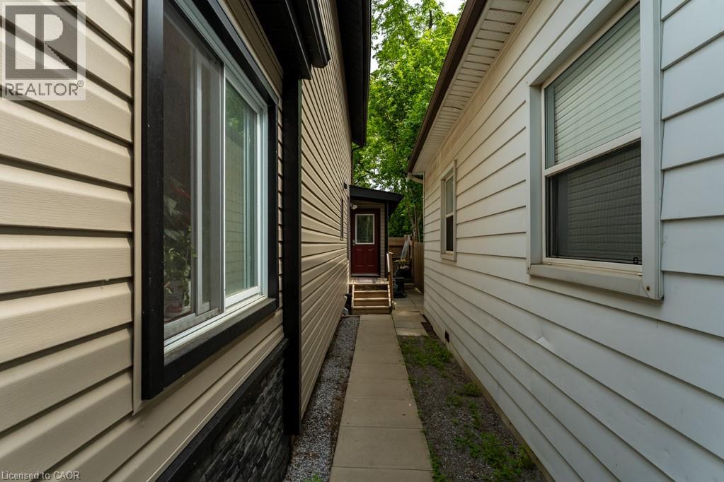 15 Adelaide Street, Grimsby, Ontario  L3M 1X2 - Photo 24 - 40811766