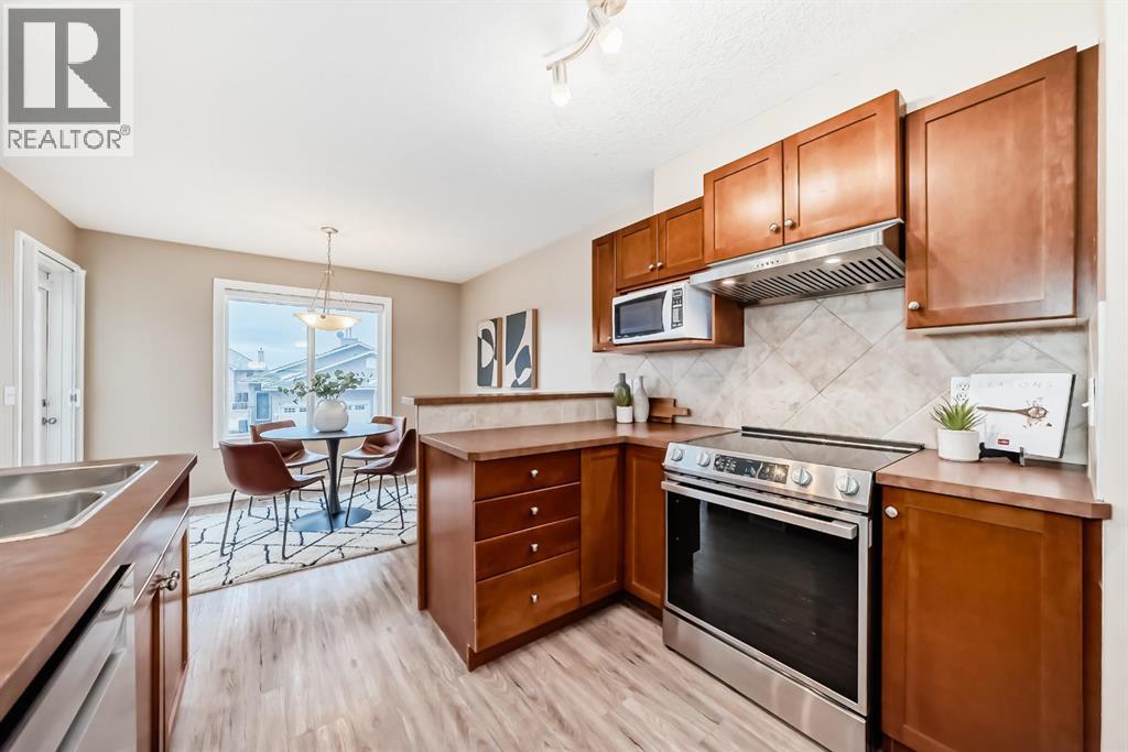 47 Royal Crest Court Nw, Calgary, Alberta  T3G 5W3 - Photo 9 - A2295080