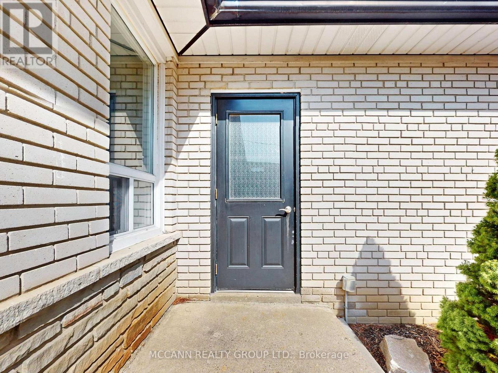 65 Bellbury Crescent, Toronto, Ontario  M2J 2J9 - Photo 3 - C12822560