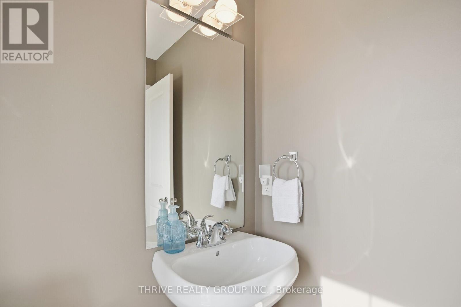 33 Abbott Street, Strathroy-Caradoc, Ontario  N7G 0B6 - Photo 20 - X12908522