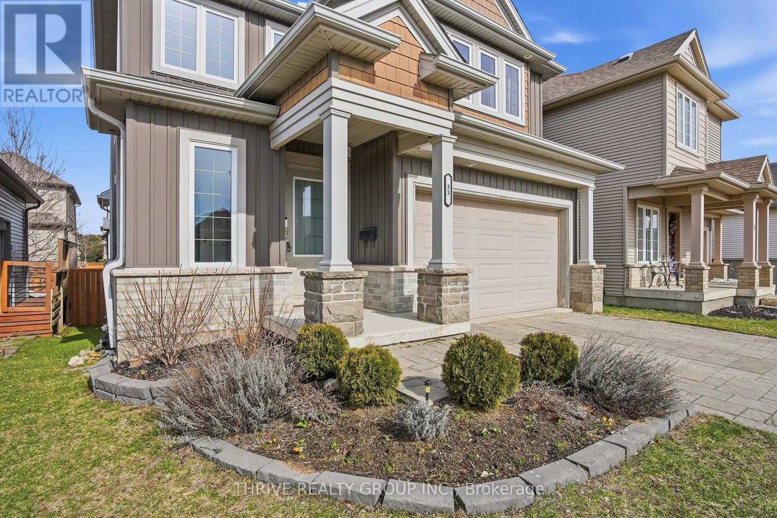 33 Abbott Street, Strathroy-Caradoc, Ontario  N7G 0B6 - Photo 3 - X12908522