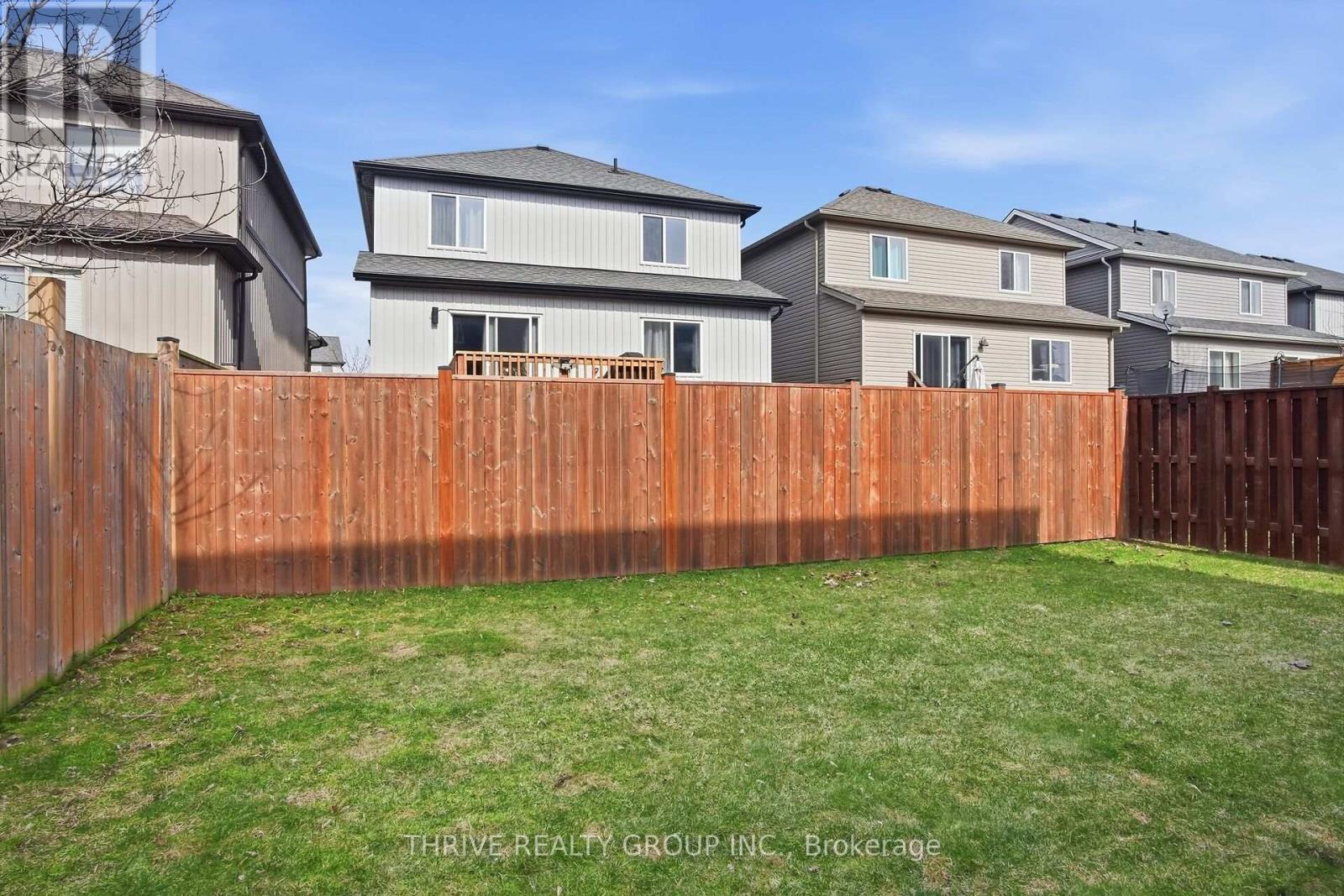 33 Abbott Street, Strathroy-Caradoc, Ontario  N7G 0B6 - Photo 34 - X12908522