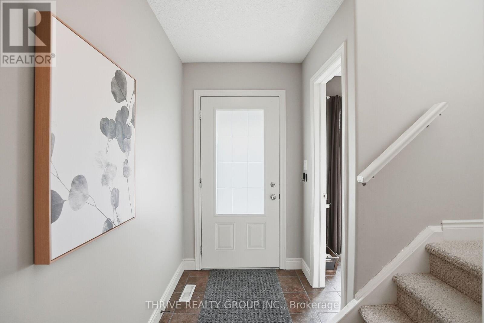 33 Abbott Street, Strathroy-Caradoc, Ontario  N7G 0B6 - Photo 6 - X12908522