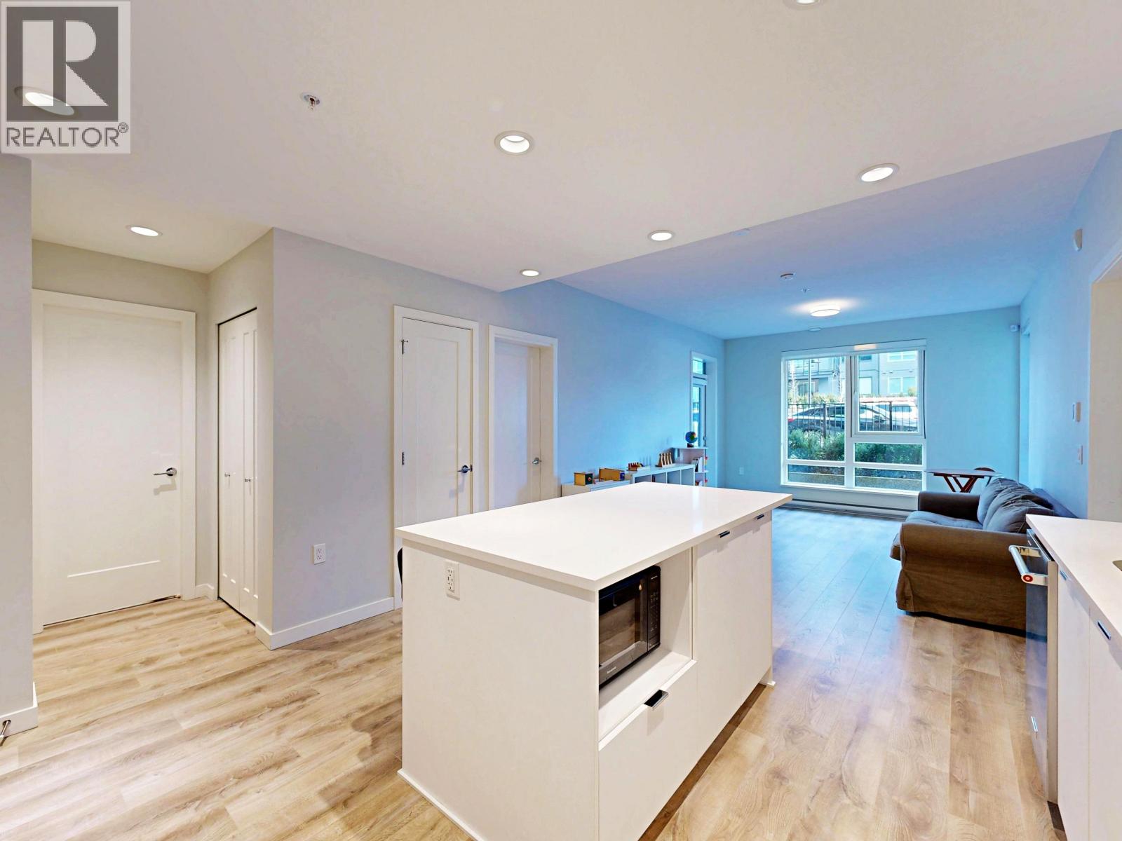 208 615 Cottonwood Avenue, Coquitlam, British Columbia  V3J 2S5 - Photo 3 - R3103873