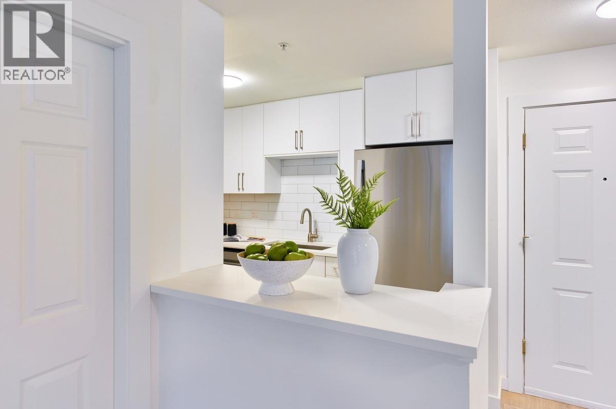 313 855 W 16th Street, North Vancouver, British Columbia  V7P 1R2 - Photo 9 - R3103877