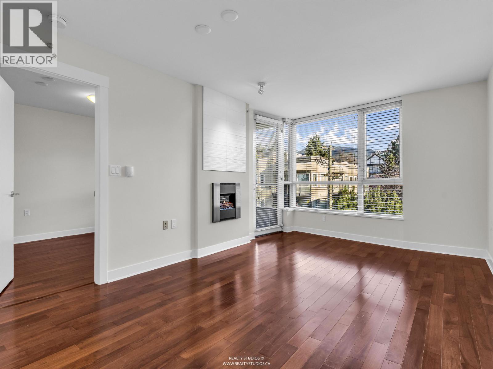 506 160 W 3rd Street, North Vancouver, British Columbia  V7M 0A9 - Photo 3 - R3103879