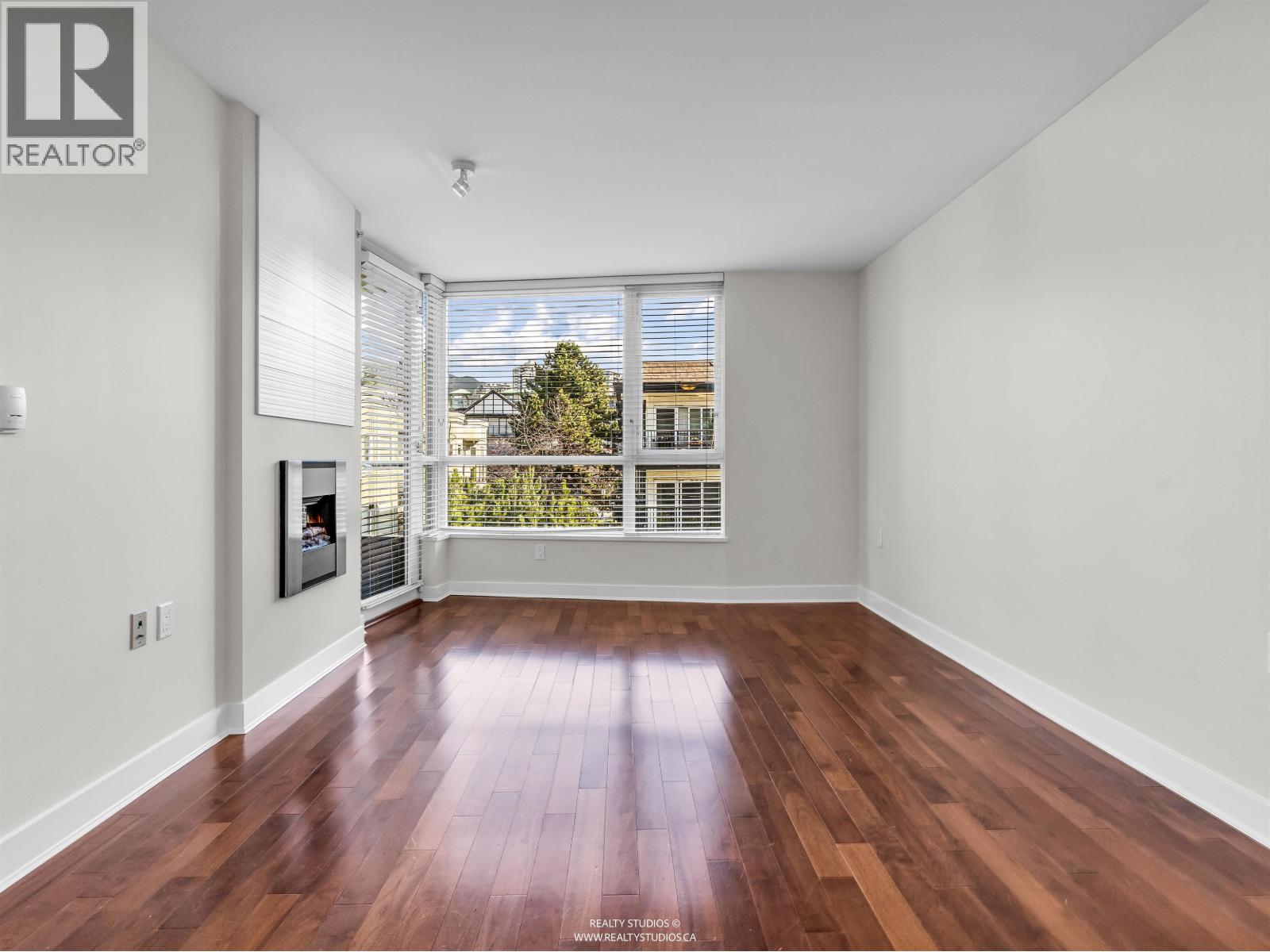 506 160 W 3rd Street, North Vancouver, British Columbia  V7M 0A9 - Photo 4 - R3103879