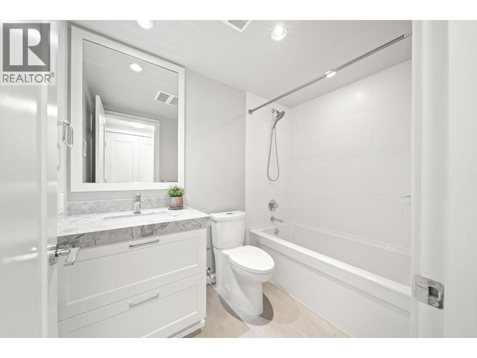 807 520 Como Lake Avenue, Coquitlam, British Columbia  V3J 0E8 - Photo 25 - R3103880