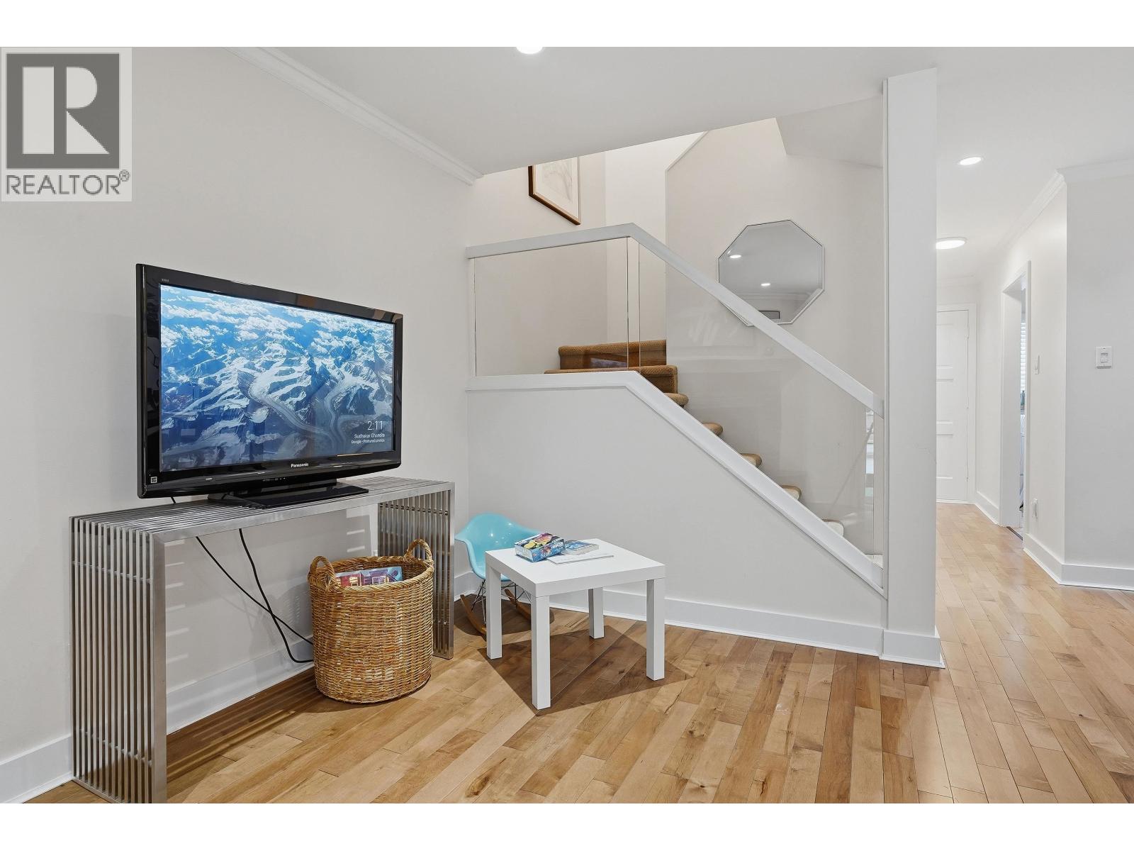 2329 Mountain Highway, North Vancouver, British Columbia  V7J 2N2 - Photo 11 - R3103882